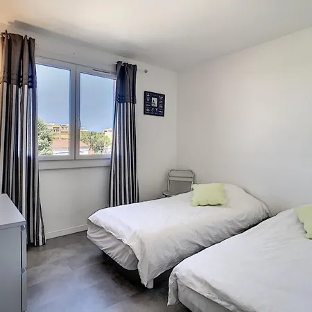 Berlioz Garden - Jardin,free Parking,ac,wifi Apartman