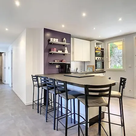Berlioz Garden - Jardin,free Parking,ac,wifi Apartamento