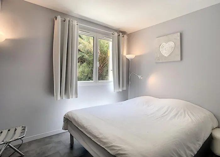 Apartament Berlioz Garden - Jardin,free Parking,ac,wifi Antibes